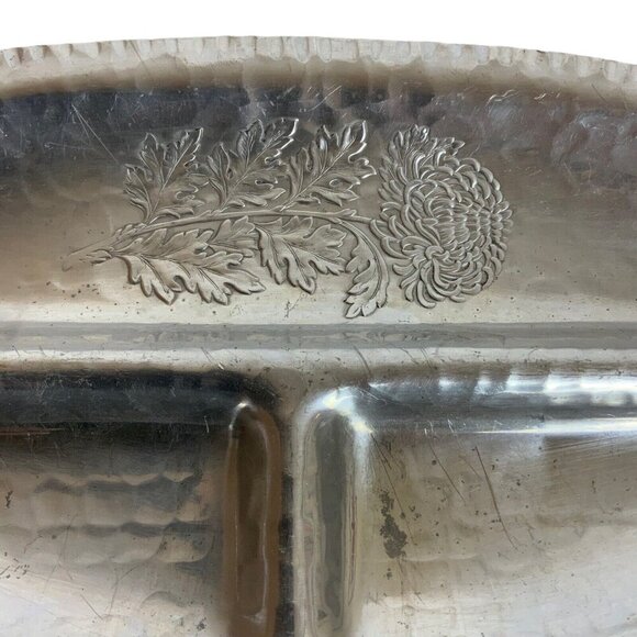 Trade Continental Hand Wrought Oval Divided Server Mum Design Hammered Aluminum - Picture 3 of 7